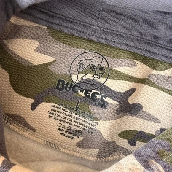 Buc-ee's Camo Hoodie Mens Large Born and Bred Graphic Camouflage Pullover large - Picture 5 of 7